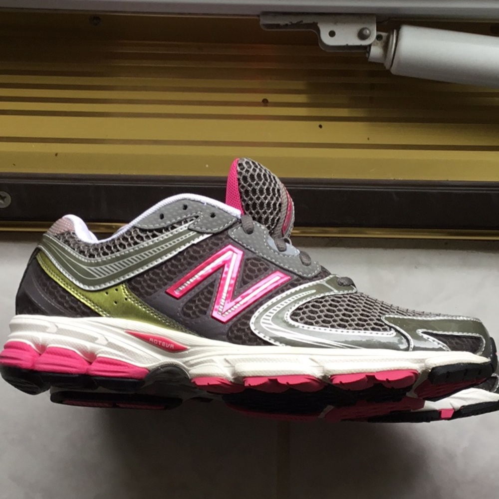 NEW Women’s New Balance Running Sneaker,Size 81/2